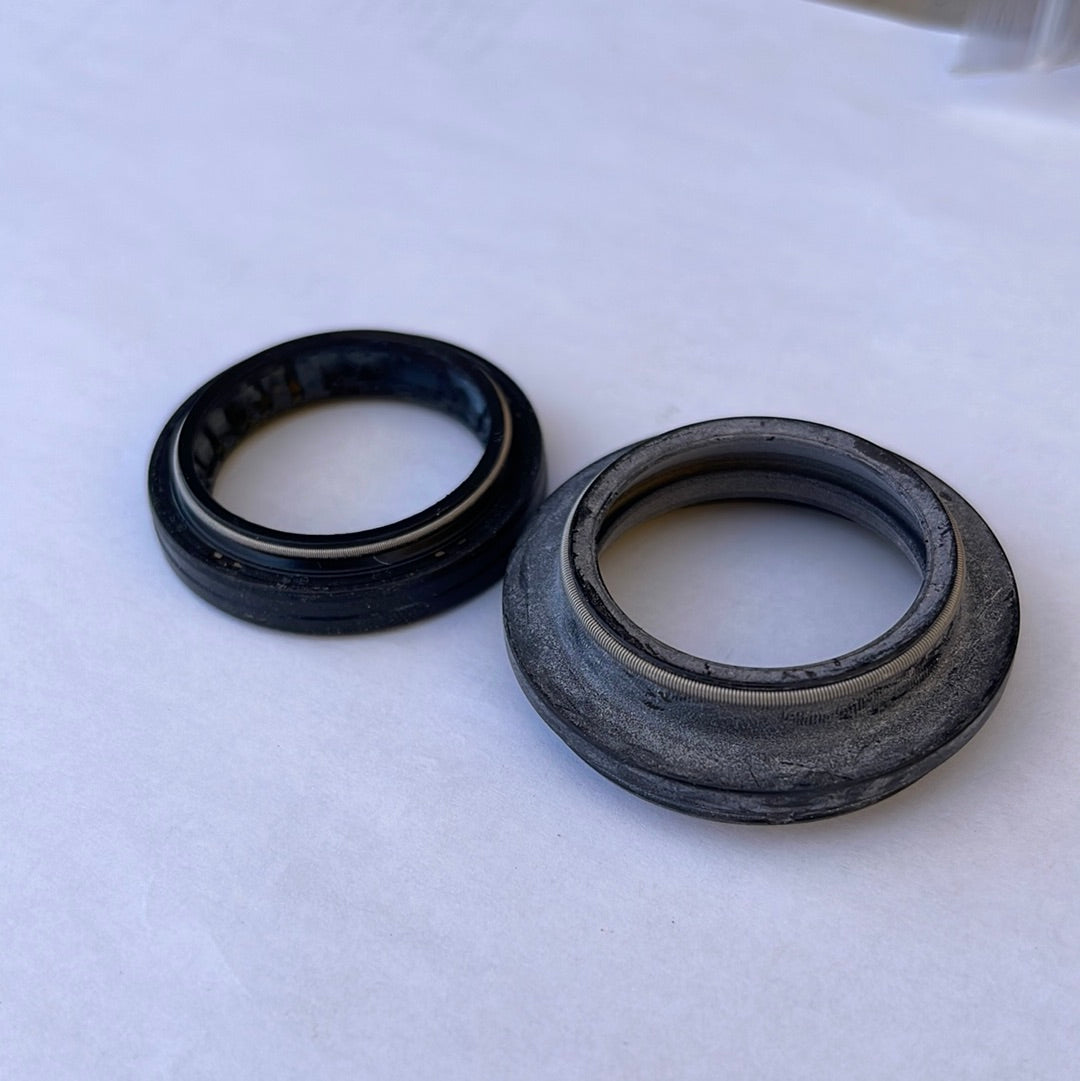 FORK SEAL SWIPER KIT - 2O1O AND OLDER CM JR