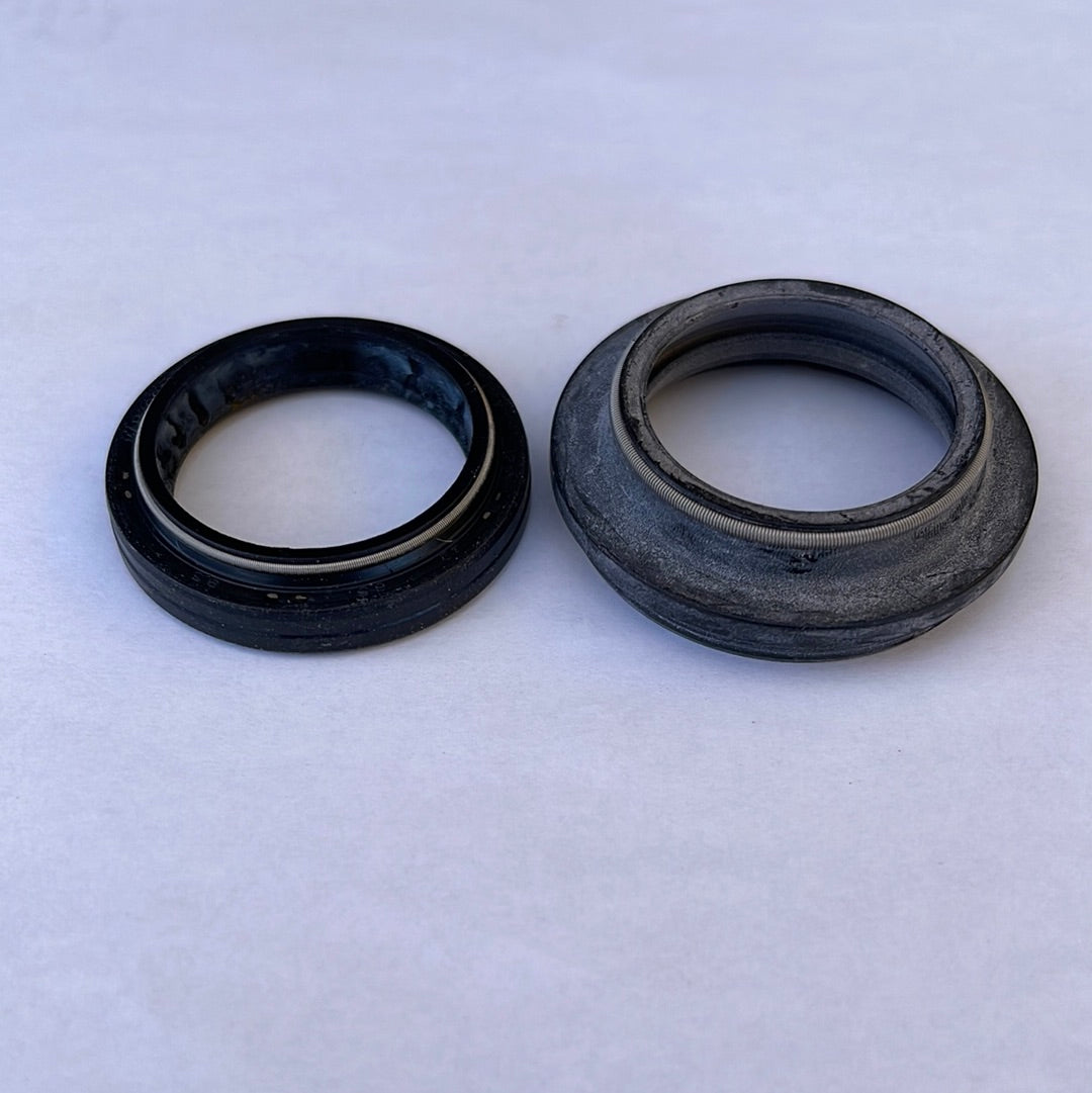 FORK SEAL SWIPER KIT - 2O1O AND OLDER CM JR